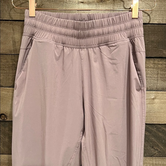Free Fly Women's Pull-On Breeze Jogger in Fig Mauve Size Small - Picture 3 of 8